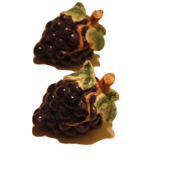 Grape Purple Salt & Pepper Shakers Set of 2, Lefton Ceramic - Picture 2 of 9